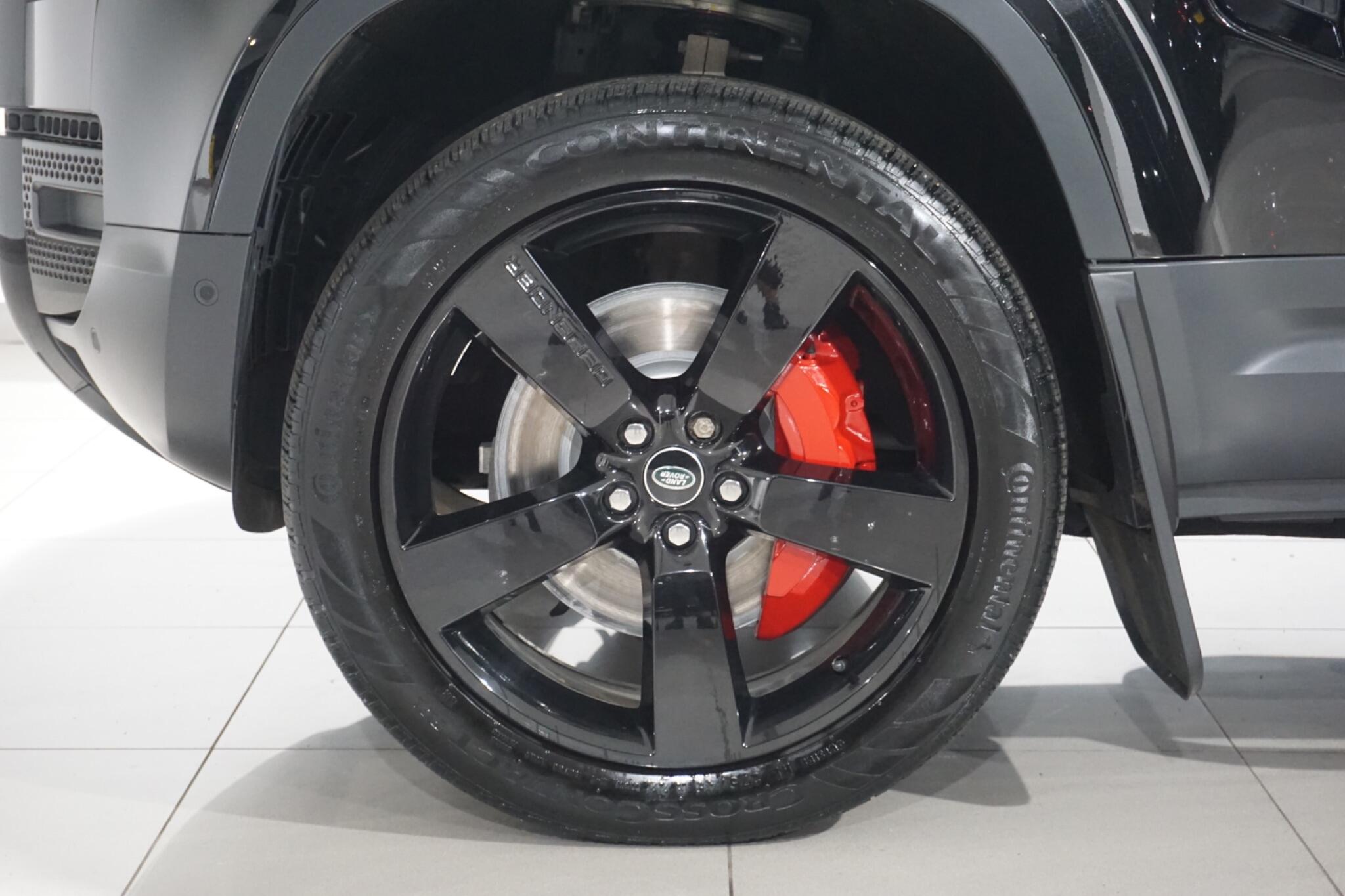 Land Rover Defender 110 3.0 D250 MHEV HSE Hard Top SUV 5dr Diesel Auto 4WD MWB Euro 6 (s/s) (250 ps)